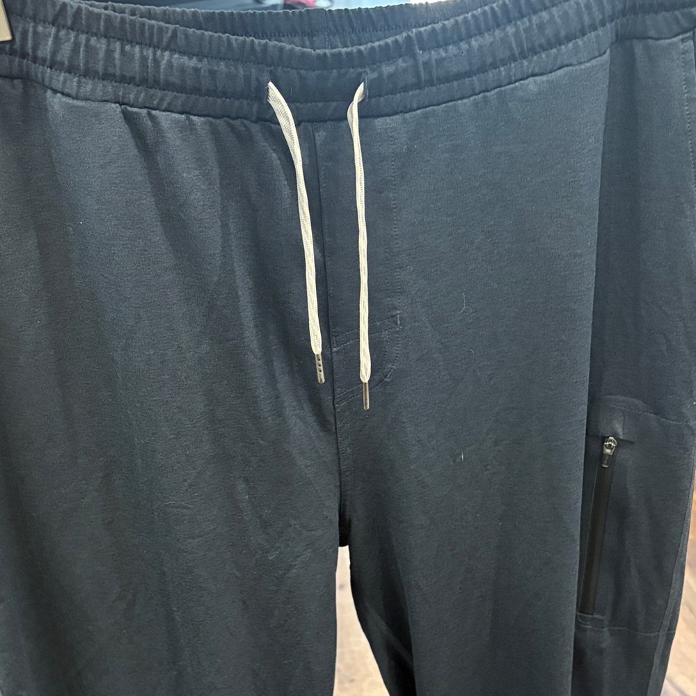 Vuori Dark Blue Athletic Pants - Sunday Performance jogger